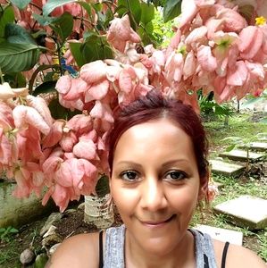 Meet your Posher, Violeta